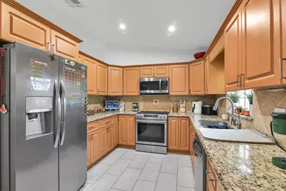 651 SW 176th Avenue, Pembroke Pines, FL 33029 - Photo 5