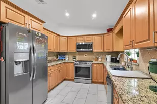 651 SW 176th Ave, Pembroke Pines, FL 33029 - Photo 7