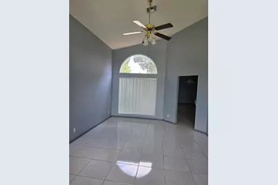 100 Kings Way, Royal Palm Beach, FL 33411 - Photo 5
