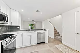 2627 NE 15th St, Pompano Beach, FL 33062 - Photo 9