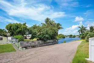 970 SW 7th St, Boca Raton, FL 33486 - Photo 23