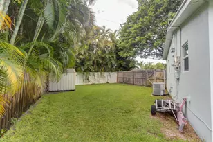 1133 7th St, Lake Park, FL 33403 - Photo 23