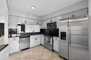 2206 S Cypress Bend Dr, Pompano Beach, FL 33069 - Photo 3
