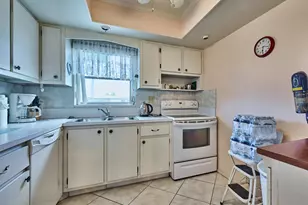 2804 Crosley Dr E, West Palm Beach, FL 33415 - Photo 9