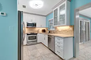 310 Gulfstream Dr, Delray Beach, FL 33444 - Photo 11