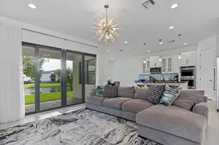 11824 SW 13th Ct, Pembroke Pines, FL 33025 - Photo 15