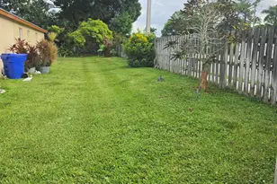 100 Kings Way, Royal Palm Beach, FL 33411 - Photo 11