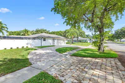 7381 NW 9th Street, Plantation, FL 33317 - Photo 5