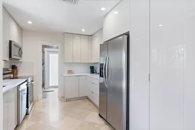2740 NE 25th Place, Fort Lauderdale, FL 33305 - Photo 9