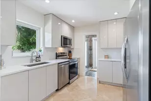 2740 NE 25th Pl, Fort Lauderdale, FL 33305 - Photo 7