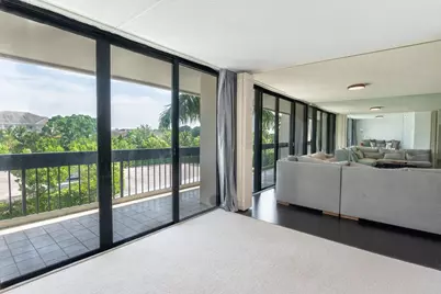 2400 Presidential Way #302, West Palm Beach, FL 33401 - Photo 5