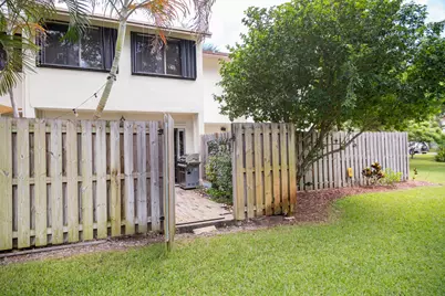 303 City View Drive #303, Fort Lauderdale, FL 33311 - Photo 21