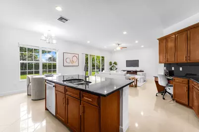 10111 Edgewater Court, Parkland, FL 33076 - Photo 11