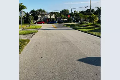 1270 NW 54th Avenue, Lauderhill, FL 33313 - Photo 7