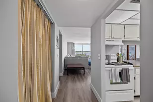 470 Executive Center Dr, West Palm Beach, FL 33401 - Photo 13