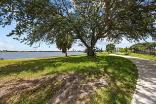 470 Executive Center Dr, West Palm Beach, FL 33401 - Photo 19