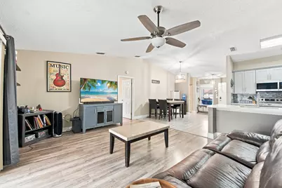 18 Winchmore Lane, Boynton Beach, FL 33426 - Photo 5