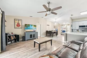 18 Winchmore Ln, Boynton Beach, FL 33426 - Photo 5