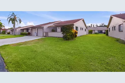18 Winchmore Lane, Boynton Beach, FL 33426 - Photo 3