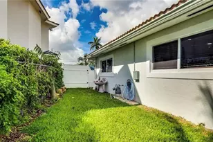 361 SE 9th Ct, Pompano Beach, FL 33060 - Photo 29