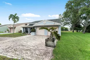 28 Paxford Ln, Boynton Beach, FL 33426 - Photo 3