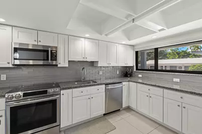 665 SE 21st Avenue #104, Deerfield Beach, FL 33441 - Photo 9