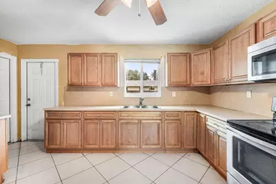 2011 SW 99th Terrace, Miramar, FL 33025 - Photo 7