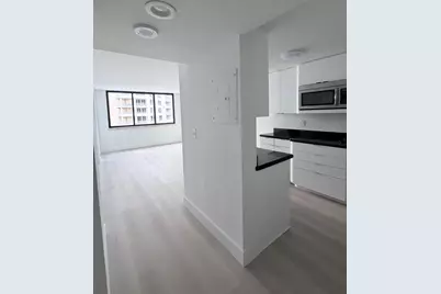 540 Brickell Key Drive #1224, Miami, FL 33131 - Photo 7