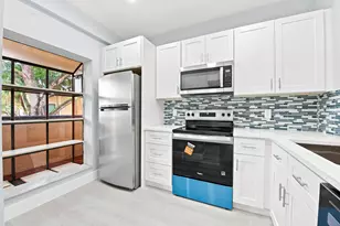 2249 SW 15th St, Deerfield Beach, FL 33442 - Photo 7
