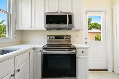 813 Avon Road, West Palm Beach, FL 33401 - Photo 13