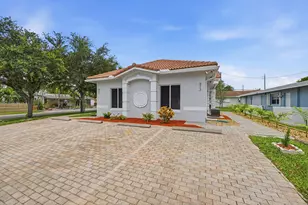 913 NE 12th Ave, Pompano Beach, FL 33060 - Photo 1