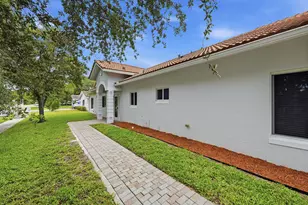 913 NE 12th Ave, Pompano Beach, FL 33060 - Photo 27