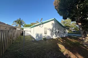520 NW 3rd St, Delray Beach, FL 33444 - Photo 7