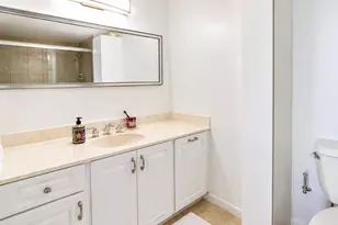 4001 Hillcrest Dr, Hollywood, FL 33021 - Photo 13