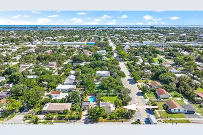 735 Forest Hill Boulevard, West Palm Beach, FL 33405 - Photo 3