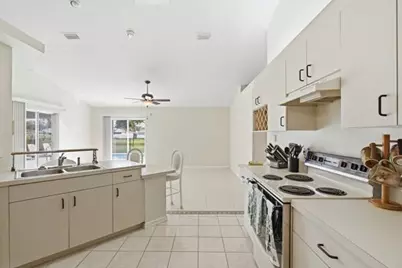 2201 SE Bowie Street, Port Saint Lucie, FL 34952 - Photo 11
