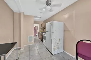 646 NE 38th St, Oakland Park, FL 33334 - Photo 11