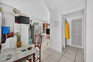 646 NE 38th St, Oakland Park, FL 33334 - Photo 21