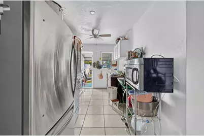 646 NE 38th Street, Oakland Park, FL 33334 - Photo 23