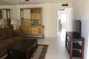 133 Cambridge F, West Palm Beach, FL 33417 - Photo 3