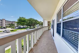 211 Richmond A, Deerfield Beach, FL 33442 - Photo 3
