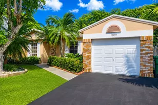 13955 Langley Pl, Davie, FL 33325 - Photo 1