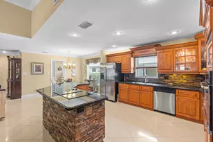 8663 NW 50th Dr, Coral Springs, FL 33067 - Photo 11