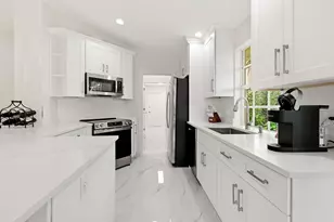 198 Brier Cir, Jupiter, FL 33458 - Photo 11