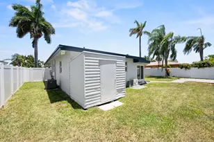 580 SE 5th St, Pompano Beach, FL 33060 - Photo 23