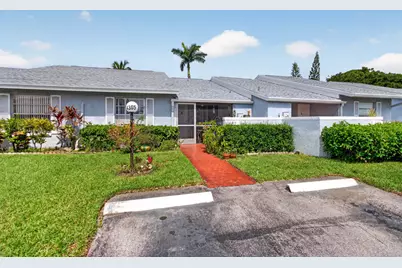 4305 Lucerne Villas Lane, Lake Worth, FL 33467 - Photo 1