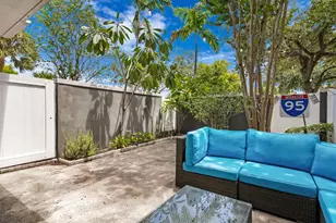 711 SE 16th Ct, Fort Lauderdale, FL 33316 - Photo 3