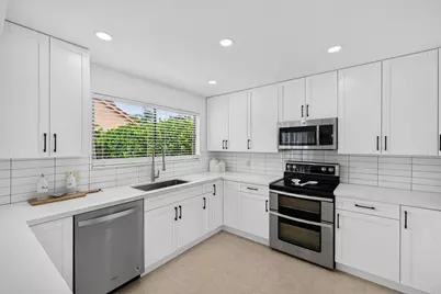 4131 NW 5th Drive, Deerfield Beach, FL 33442 - Photo 13