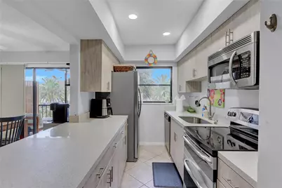 665 Enfield Street #B20, Boca Raton, FL 33487 - Photo 7