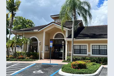 351 Palm Way #204, Pembroke Pines, FL 33025 - Photo 9